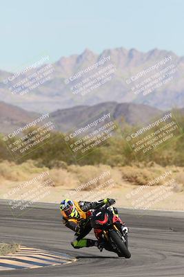 media/Nov-16-2025-Race Pace (Sun) [[8c5fa54630]]/Non Verified Riders (1st 20 Minutes)/2-Turn 10 (1010am)/